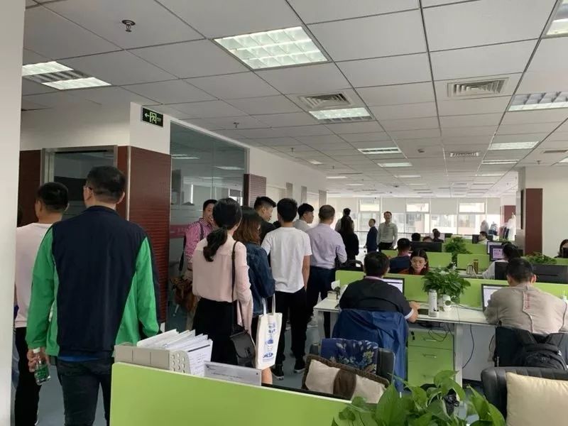 欢迎泉州和成都跨境电子商务协会一行莅临新时颖成都分公司参观交流(图2)